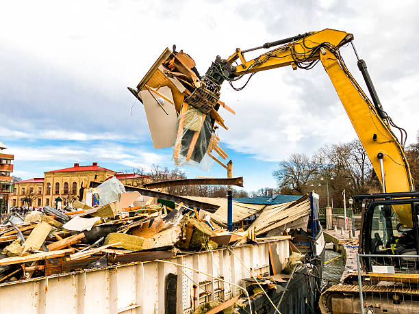 Best Construction Debris Removal  in Wellsville, OH